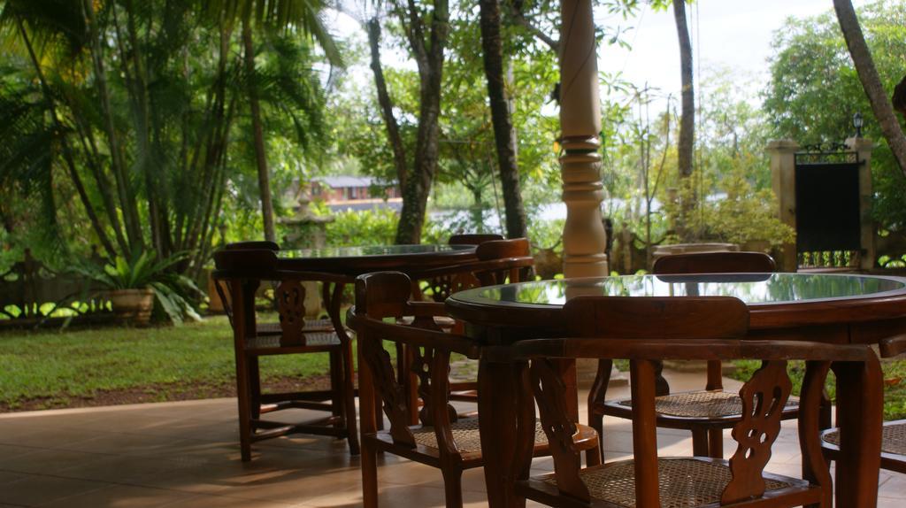Villa Dedduwa Boat House à Bentota Extérieur photo